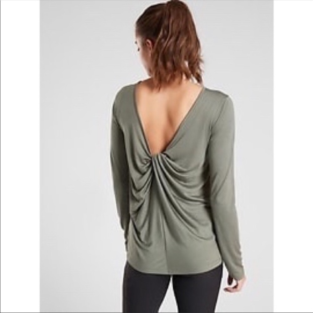 Athleta long sleeve water fall top size M